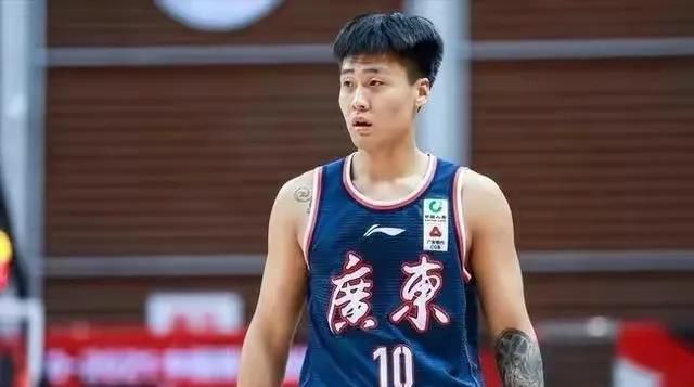 早在去年5月的戛纳电影节上，原计划由英国导演西蒙;金伯格执导，杰西卡;查斯坦、玛丽昂;歌迪亚、佩内洛普;克鲁兹、范冰冰、露皮塔;尼永奥等主演的《355》首度亮相